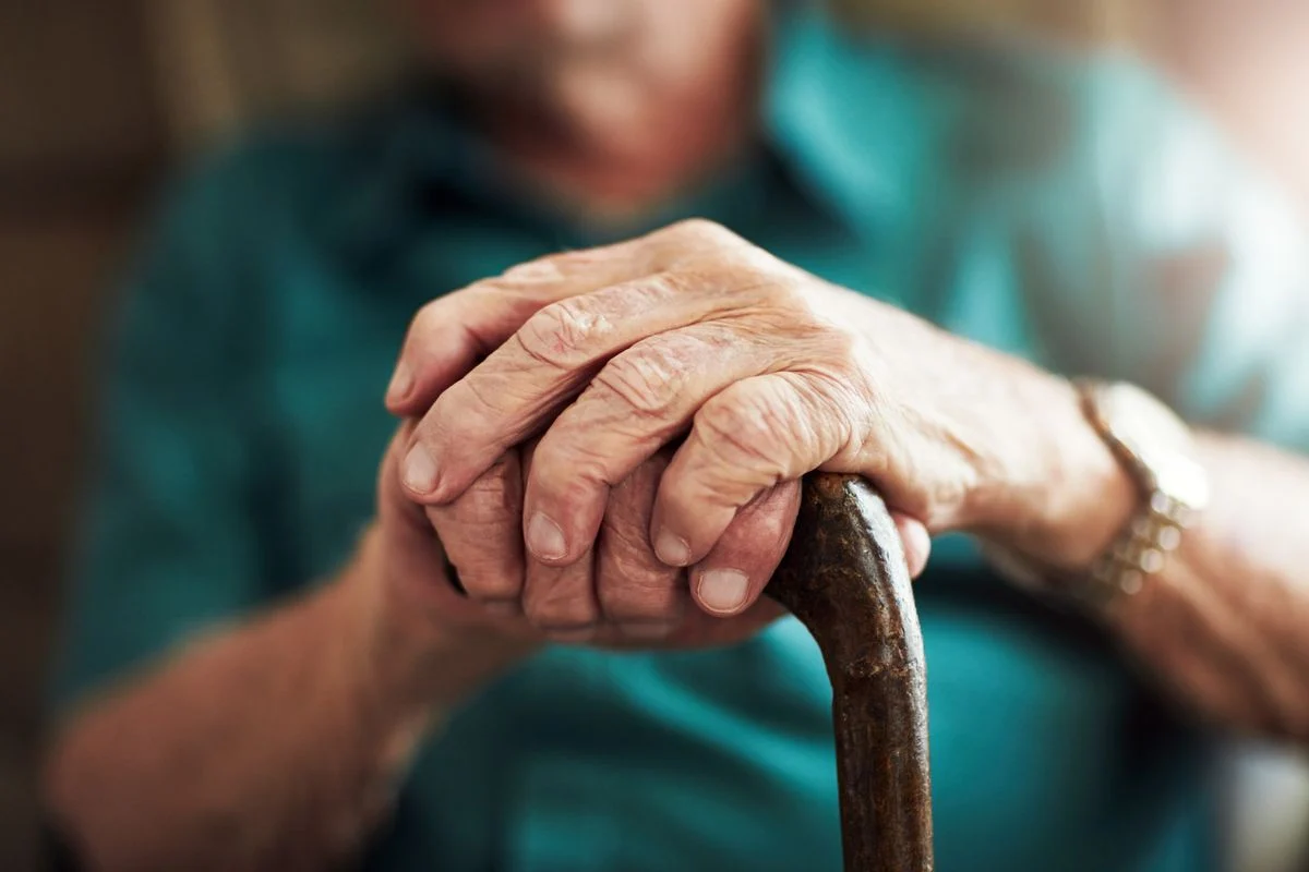 Anvisa aprova medicamento para retardar avanço do Alzheimer