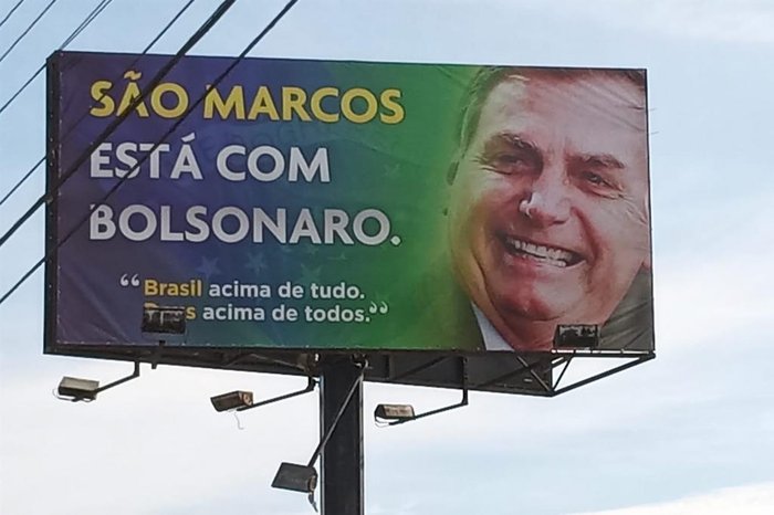MP de São Marcos vistoria outdoors de apoio ao atual presidente Jair Bolsonaro