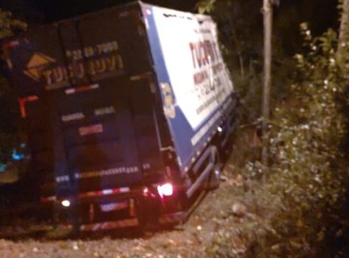 Condutor fica ferido ao saltar de caminhão em movimento entre São Marcos e Caxias