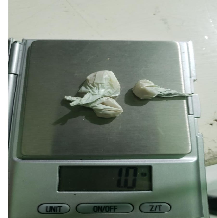 BM apreendeu três pedras de crack com indivíduo esta noite