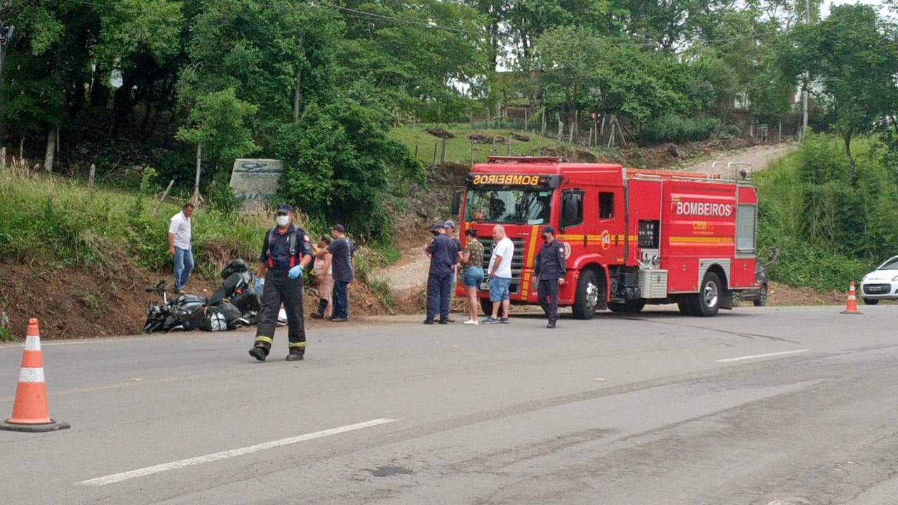 Bombeiros e Samu atendem acidente envolvendo motociclista na BR 116