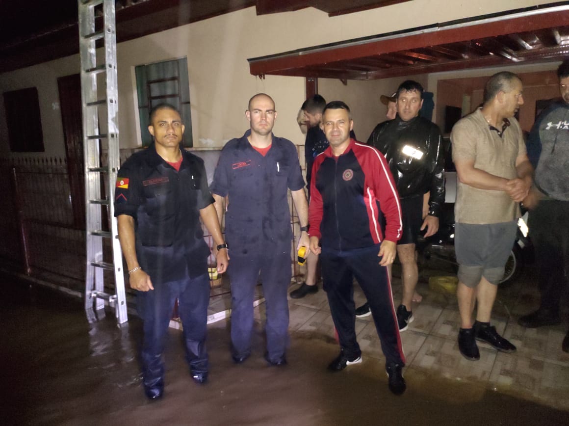 Coragem e Solidariedade: Militares de São Marcos salvam vidas em meio a forte chuva