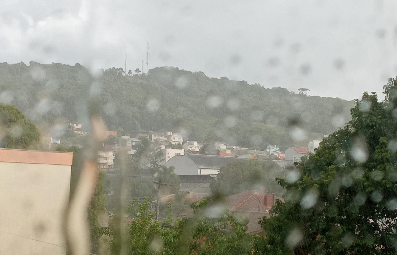 MetSul alerta para chuva localmente volumosa e excessiva