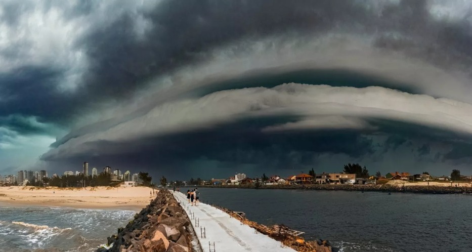 Frente fria acabará com a onda de calor com chuva e vendavais