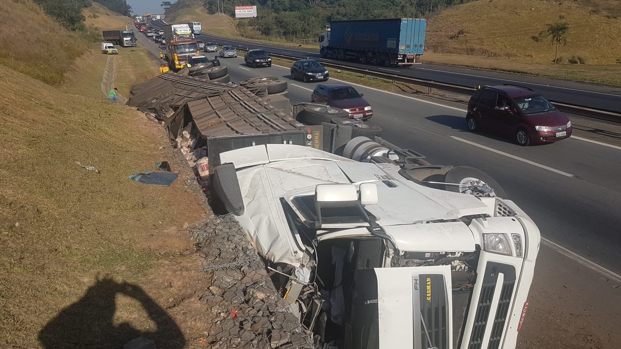 Motorista que morreu no volante após mal súbito foi homenageado com buzinaço durante cortejo fúnebre