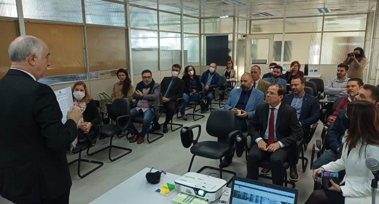 Partidos firmam acordo para conter as fake news nas eleições 2022