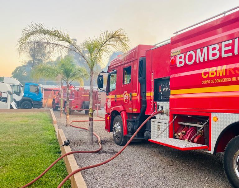 Bombeiros atendem em média três incêndios em vegetação por dia em São Marcos