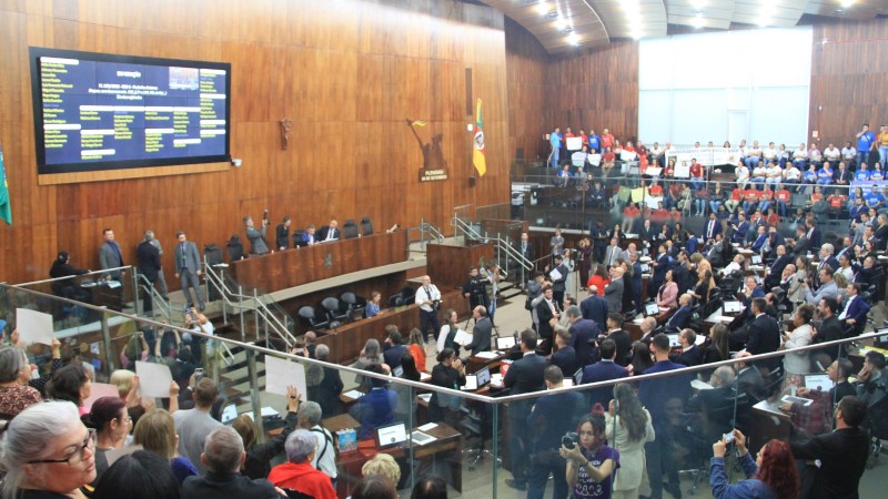 Aprovado reajuste para o magistério que assegura o piso nacional para toda categoria