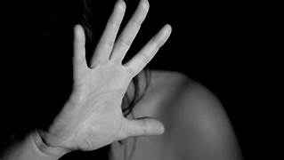 Auxílio-aluguel para mulheres vítimas de violência doméstica está a um passo de virar lei