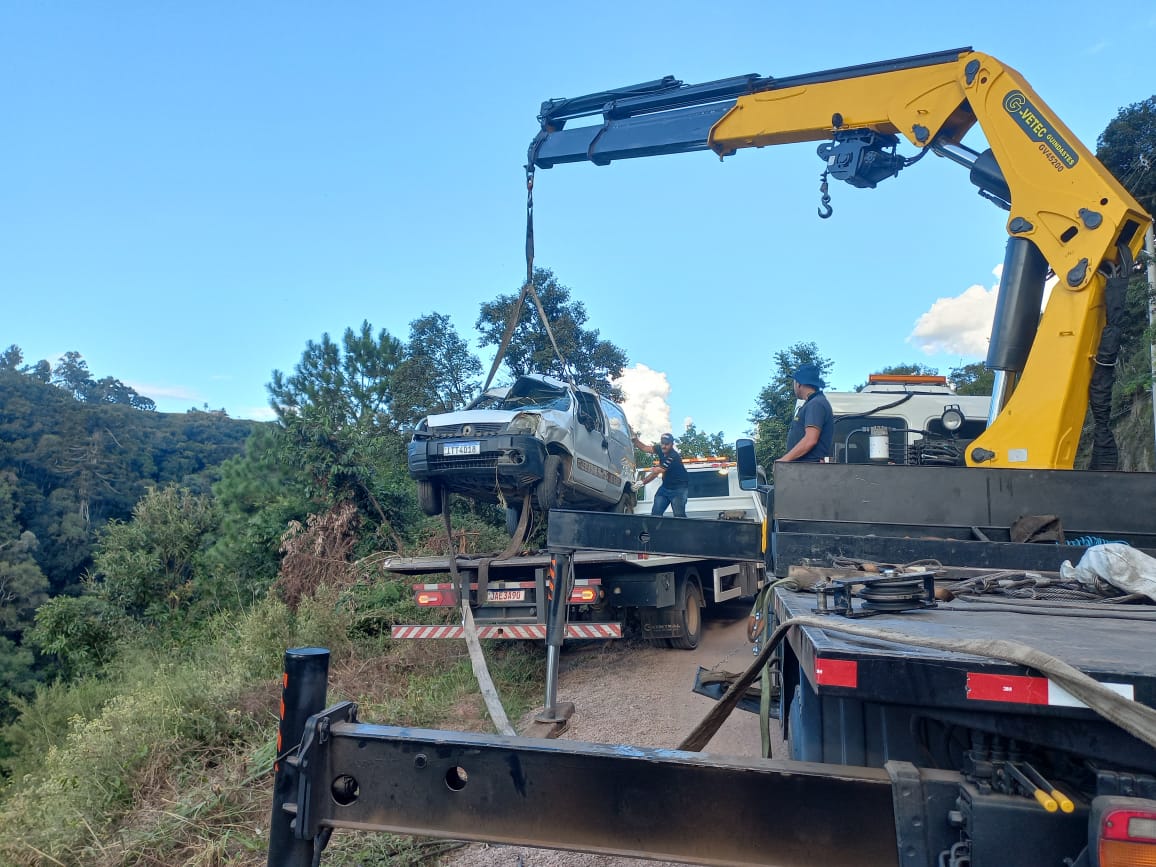Em menos de uma semana, dois carros caíram em ribanceira em Santo Henrique