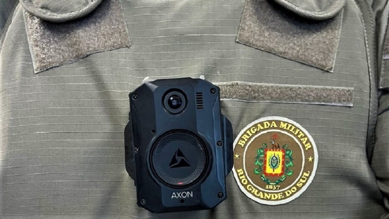 Câmeras corporais devem começar a ser utilizadas pelos policiais gaúchos ainda em 2024