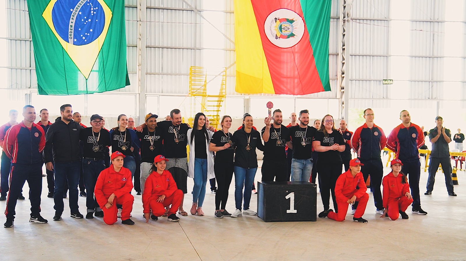 Circuito dos Bombeiros reúne cerca de 500 pessoas em São Marcos e premia competidores em prova desafiadora