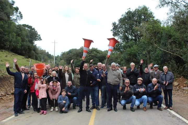 Asfalto da Linha Teodória foi inaugurado no último sábado (17)