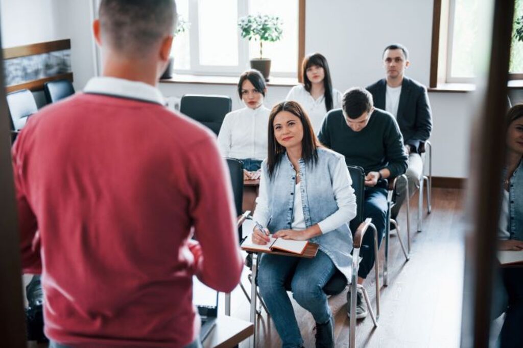 Relações trabalhistas em pauta no Simecs