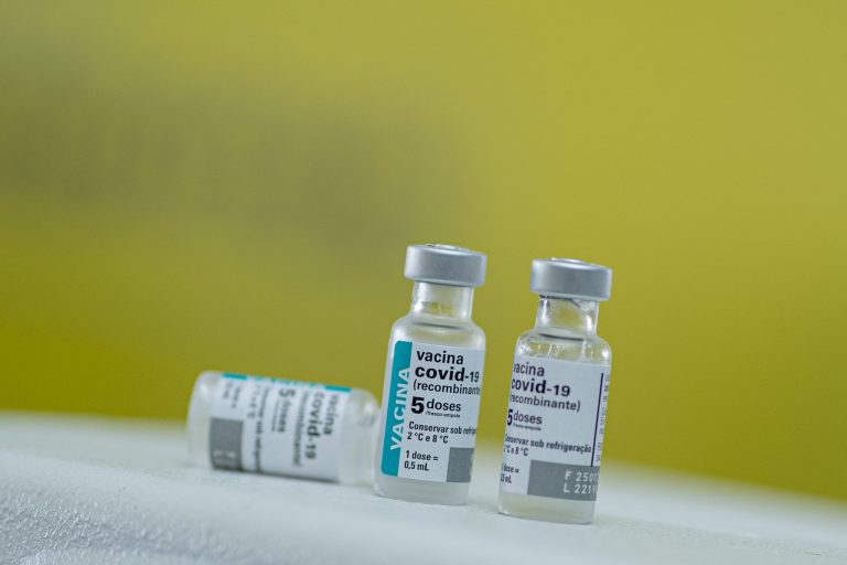 Governo libera compra de vacinas contra covid pela iniciativa privada