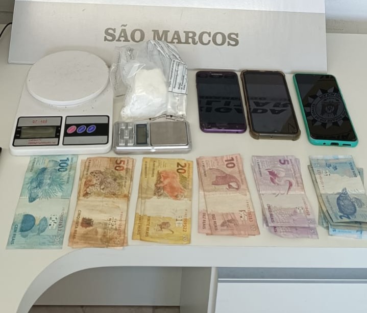 Operação conjunta entre Polícia Civil e Brigada Militar contra o tráfico de drogas em São Marcos resulta em uma prisão