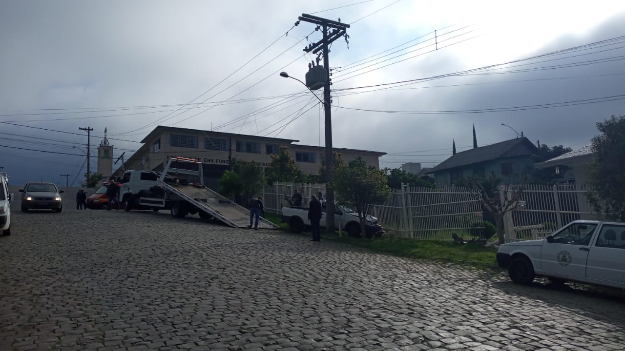 Após acidente envolvendo carro da prefeitura de São Marcos, gestão abre processo administrativo