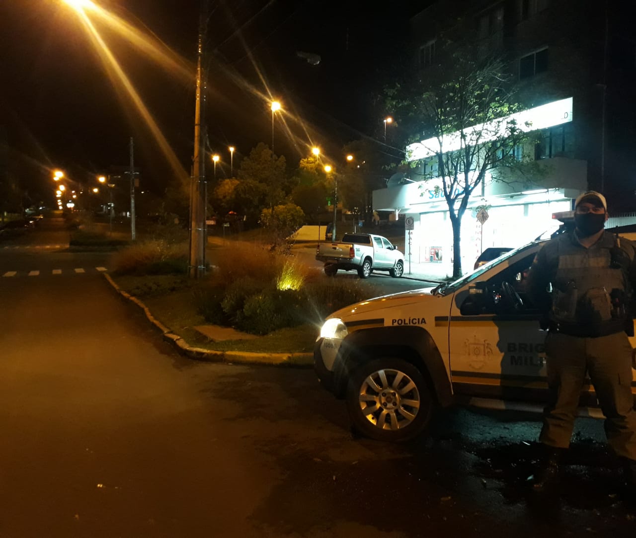 Durante abordagem, BM confeccionou duas autuações na noite desta quarta