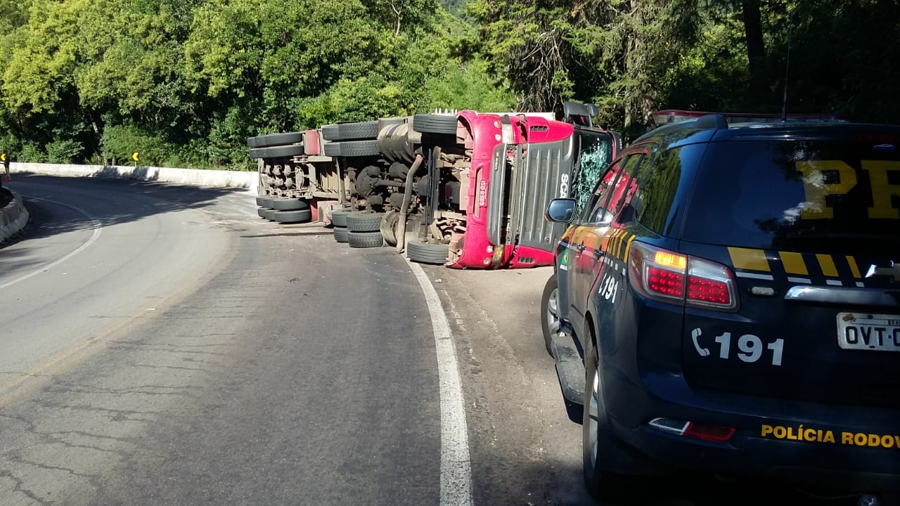 PRF informa sobre tombamento na BR esta tarde