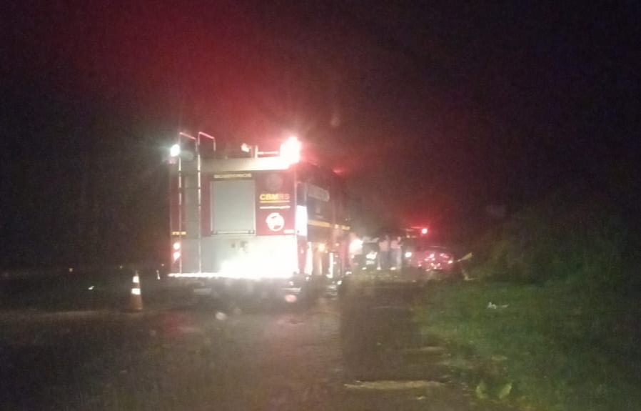 Após colisão na BR 116 em São Marcos, condutor foge a pé e se joga em barranco
