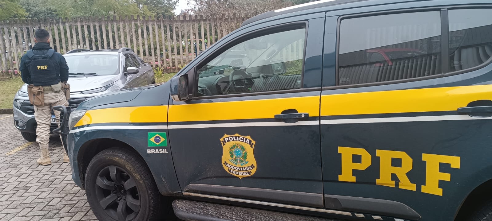 PRF recupera em Caxias do Sul veículo roubado em Gravataí