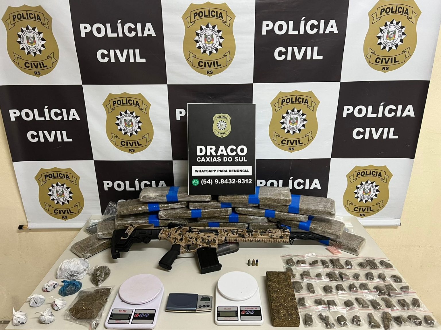 Operação contra rede de tele-entrega de drogas comandada por apenados em Caxias do Sul resulta em oito prisões