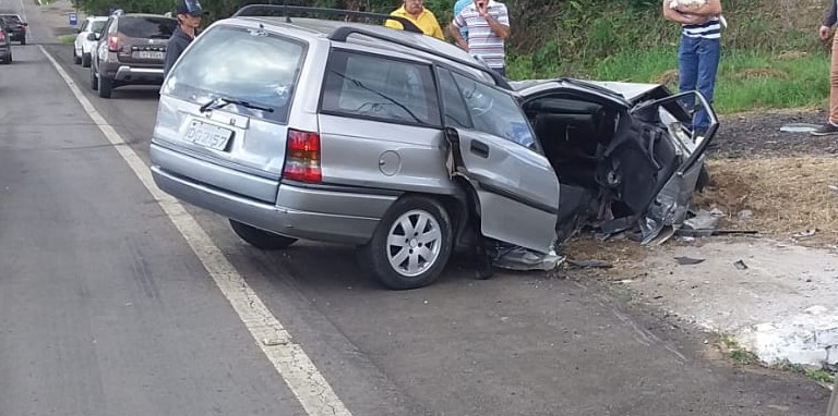 Acidente na BR 116 resultou em quatro feridos esta tarde
