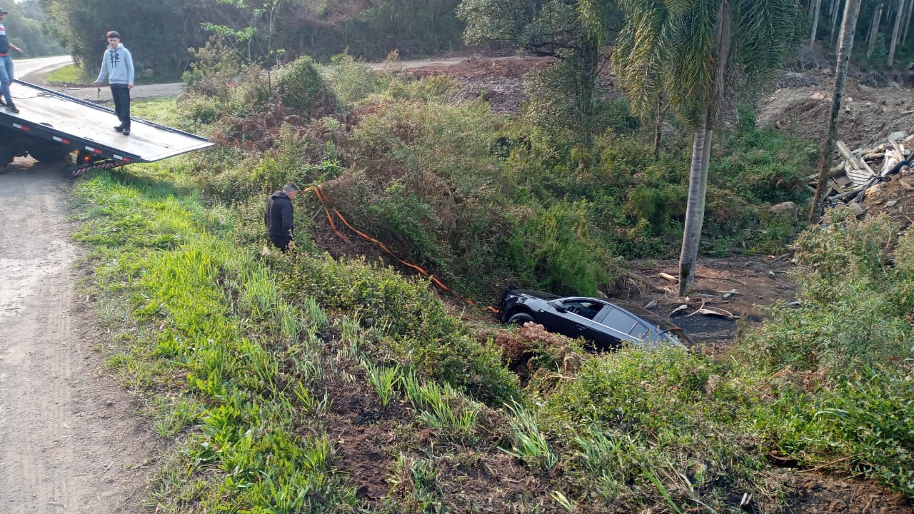Idosa fica ferida após saída de pista na BR-116 em São Marcos