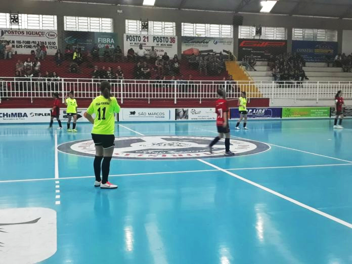Com direito a defesa de pênalti e bom futebol, AMSM derrota a União Feminina