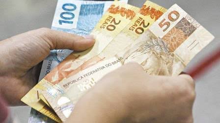A partir de 1º de janeiro, salário mínimo sobe para R$ 1.302
