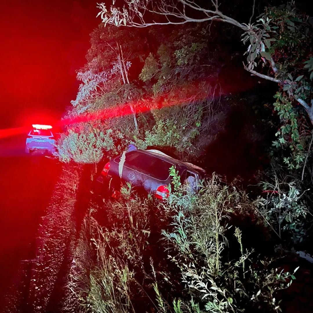 Dois homens foram presos após roubar veículo em Campestre da Serra neste domingo (19)