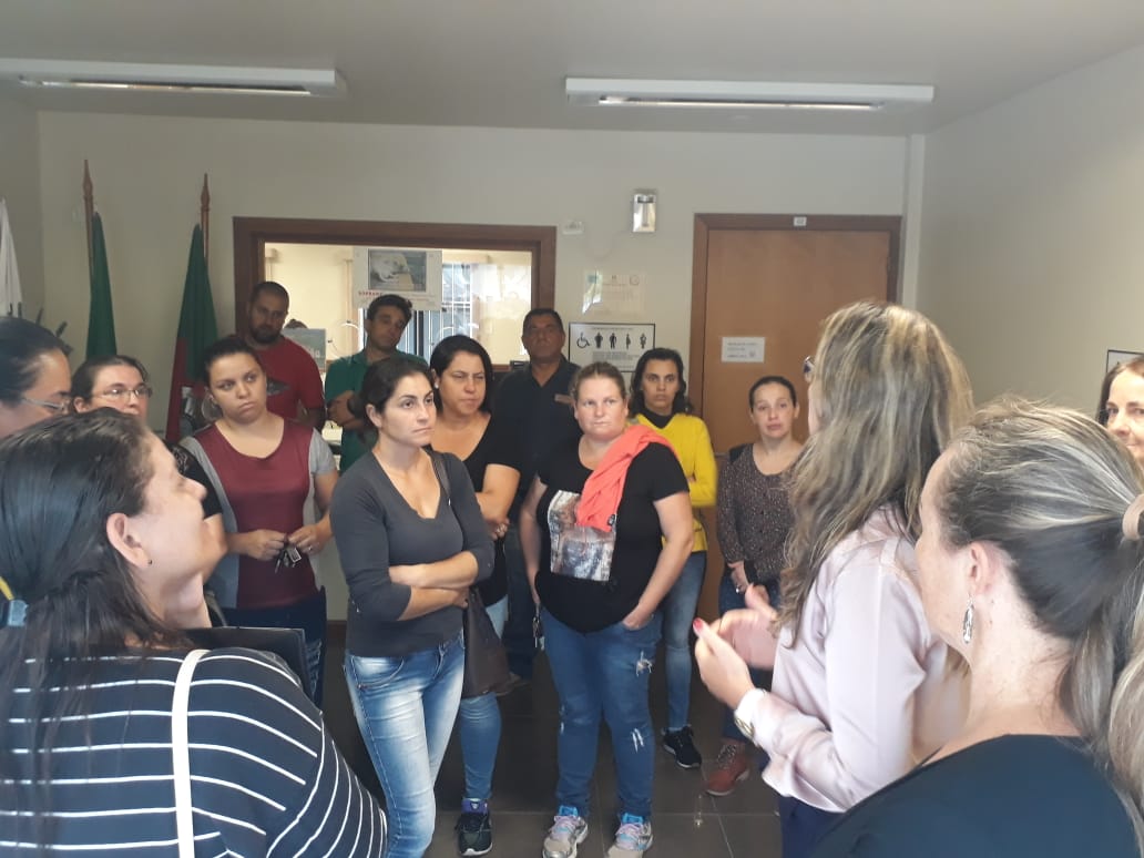 Pais pedem intervenção do MP por homologação de primeira série no Ginásio