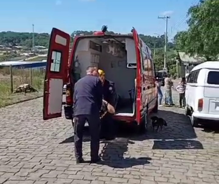 Queda de telhado: homem de 53 anos sofreu acidente nesta manhã no Colina Sorriso