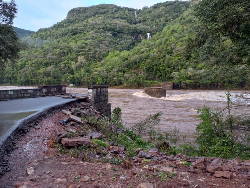 Associação Amigos de Nova Roma do Sul anuncia projeto para construir nova ponte em 140 dias