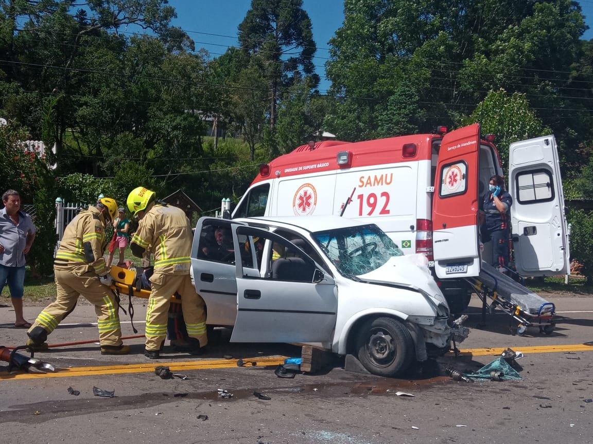 Colisão deixou três feridos esta manhã em São Marcos