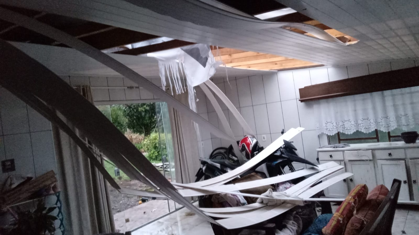 Chuvas atrapalham recuperação de moradores atingidos por tempestade em São Marcos