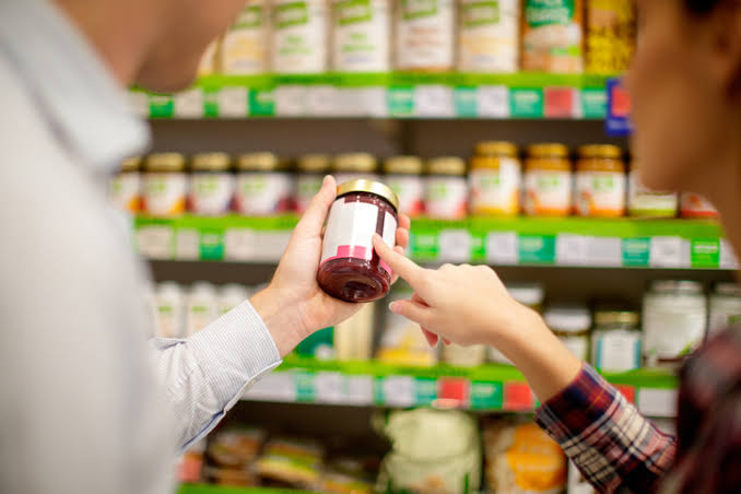 Novas regras para rótulos de alimentos passaram a valer a partir deste domingo