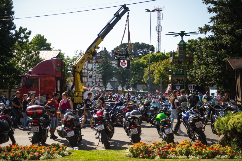 Encontro de Motos abre o Verão no Jardim da Serra Gaúcha