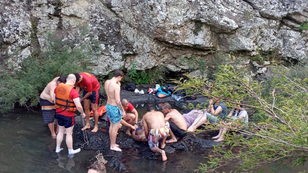 Dois homens morrem afogados na cachoeira do Rio São Marcos