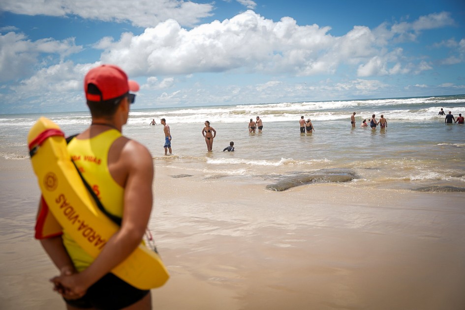 Operação Verão Total 2024/2025 já registra 225 salvamentos no Rio Grande do Sul