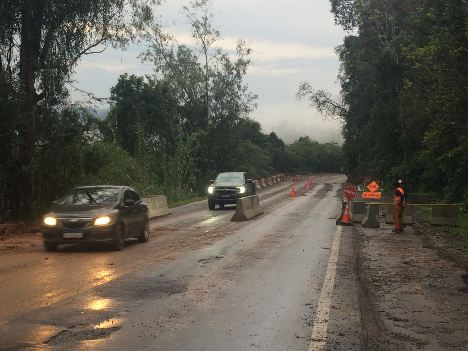 Horário de liberação do tráfego no km 108 da BR-116 em São Marcos é ampliado para 6h às 18h