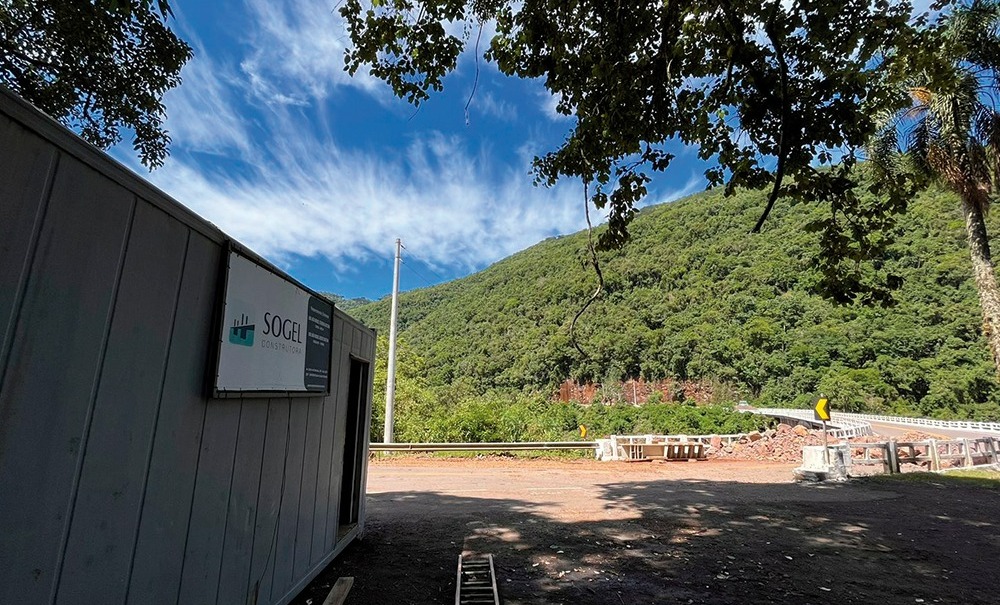 Obra da ponte gera empregos na região: Sogel está contratando pedreiros e carpinteiros