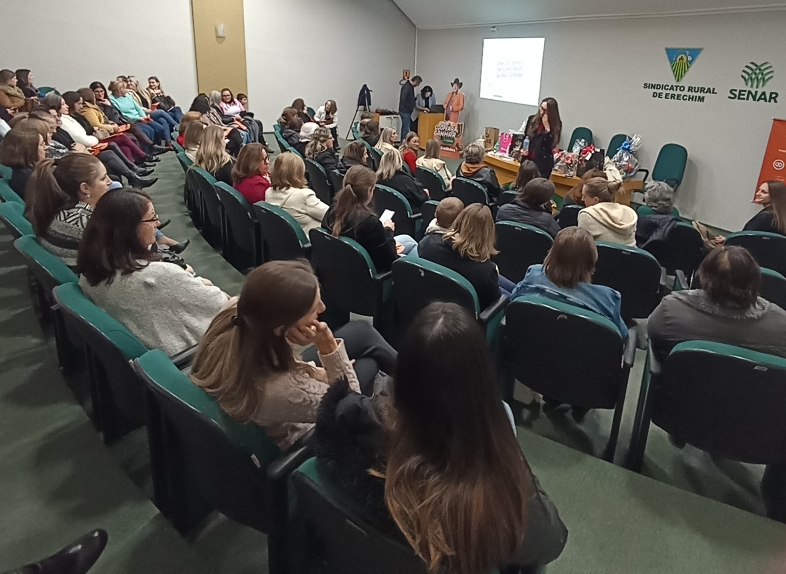 Cresol realiza ações da 11ª Semana Nacional de Educação Financeira
