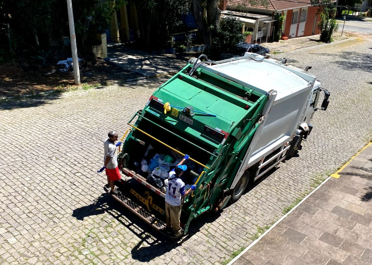 Vernasce Administradora de Serviços Ltda iniciou hoje atividades de coleta de lixo em São Marcos