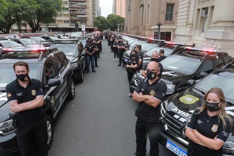 Primeiras viaturas semiblindadas na história do RS são entregues à Polícia Civil