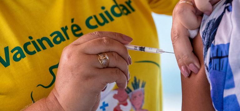 Mais de 11,7 milhões de pessoas tomaram a dose bivalente contra a Covid-19 no País