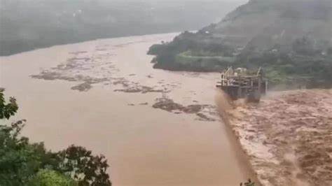 Barragem 14 de Julho rompe parcialmente, alertando autoridades e população