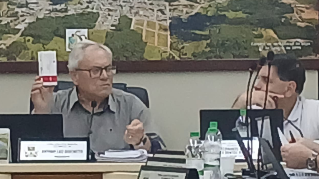 Vereador Antonio Luiz Brochetto critica julgamento de Bolsonaro e exalta SUS por fornecer medicamento gratuito