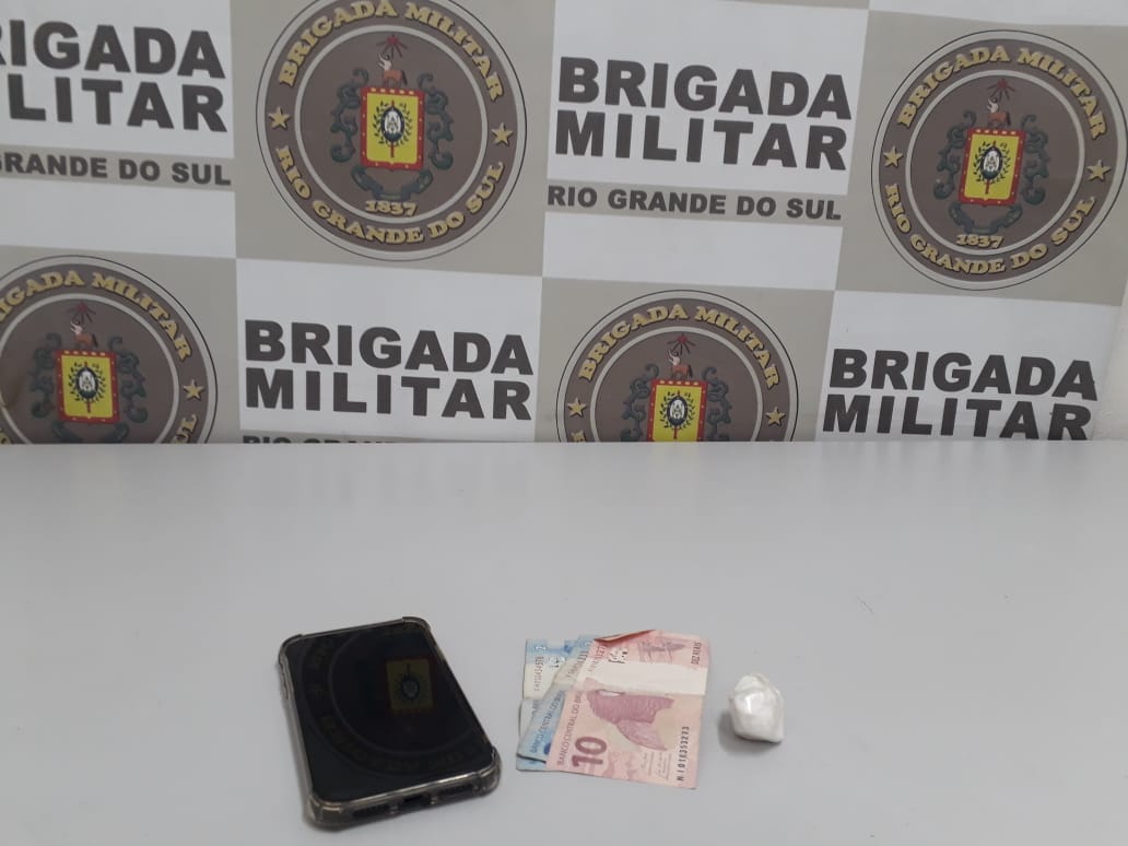 Homem de 22 anos foi detido por posse de entorpecente nesta terça