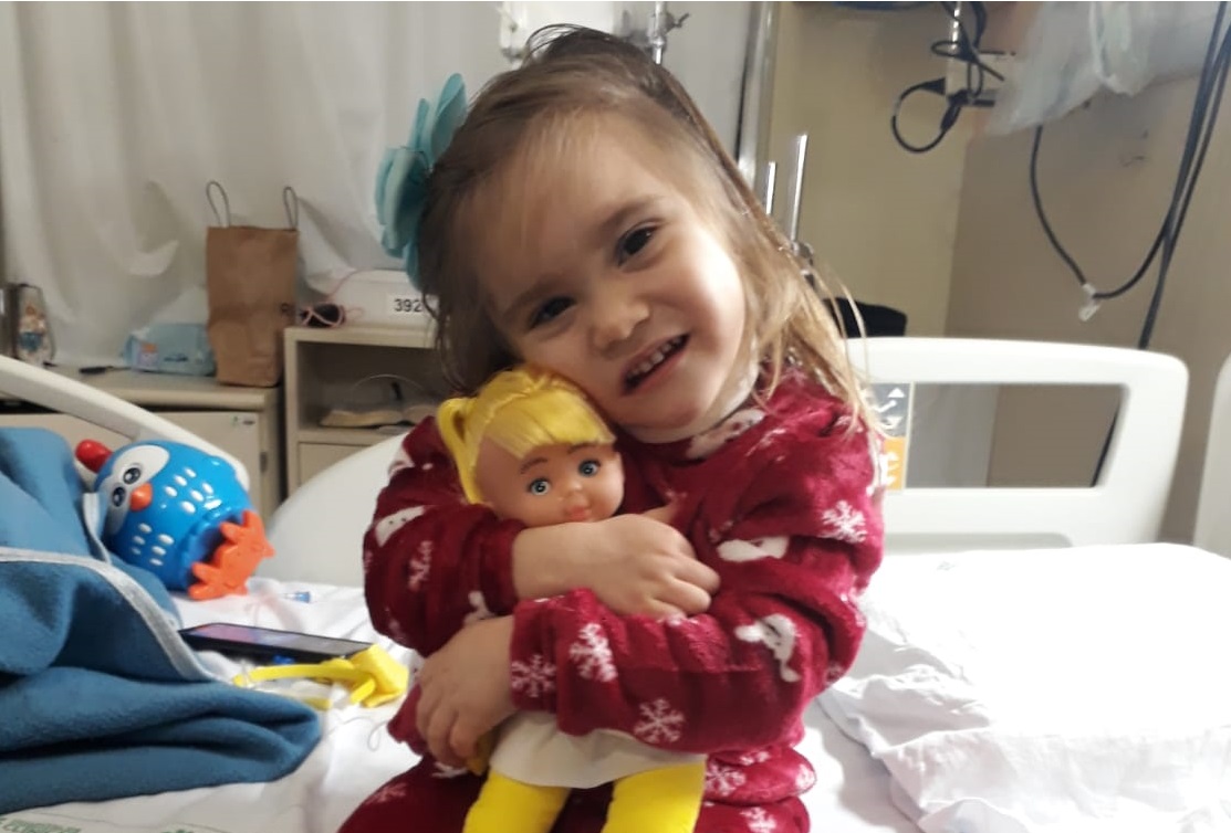 São-marquense de 3 anos tem aplasia de medula e precisa de ajuda para tratamento